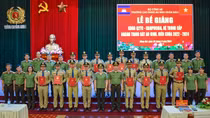 Trao bằng tốt nghiệp cho cán bộ Bộ Nội vụ Vương quốc Campuchia