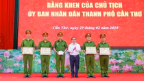Khen thưởng lực lượng chữa cháy garage ô tô ở Cần Thơ