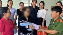 Công an xã vận động người mẹ nhận lại đứa con vừa bỏ rơi