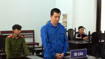 Tuyên phạt đối tượng dùng kéo đâm cán bộ Công an phường khi bị kiểm tra sử dụng ma túy