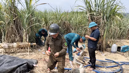 Quyết liệt xử lý nạn đào đãi vàng trái phép ở xã Sông Hinh
