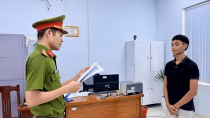Rủ nhau “chơi ngông” trên đường phố, sáu thanh thiếu niên cùng bị khởi tố