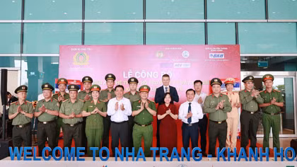 Hữu ích từ phần mềm hỗ trợ an toàn cho du khách quốc tế của Công an Khánh Hòa