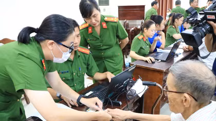 Công an Khánh Hòa: Thắp thêm niềm tin và hy vọng trong hành trình thiêng liêng