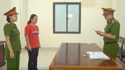Khởi tố nữ lễ tân cho du khách nước ngoài thuê xe máy gây tai nạn chết người