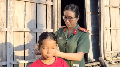 "Người mẹ” của nhiều đứa trẻ mồ côi ở vùng đồng bào dân tộc thiểu số