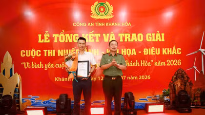 Công an Khánh Hòa trao giải cuộc thi sáng tác nhiếp ảnh và mỹ thuật