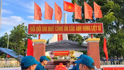 Tìm thấy 3 hài cốt liệt sĩ trong một cánh rừng ở Khánh Hòa