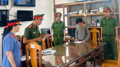 28 lần “yêu” bạn gái “nhí”, một nam thanh niên bị bắt tạm giam