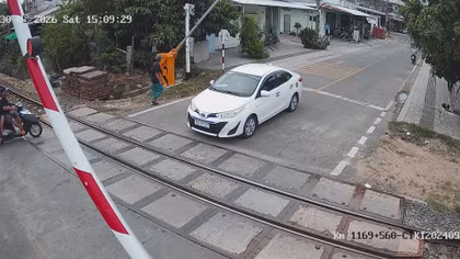 Đắk Lắk: Xử lý nhiều lái xe vượt rào chắn ngang qua đường sắt