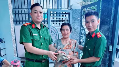Khánh Hòa: Giao nộp nhiều cá thể động vật hoang dã thuộc nhóm cực kỳ nguy cấp 