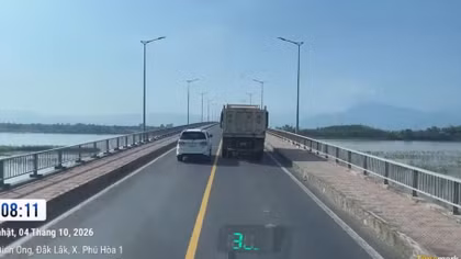  Từ phản ánh của người dân qua VNeTraffic, xử phạt lái xe “vượt bất chấp”