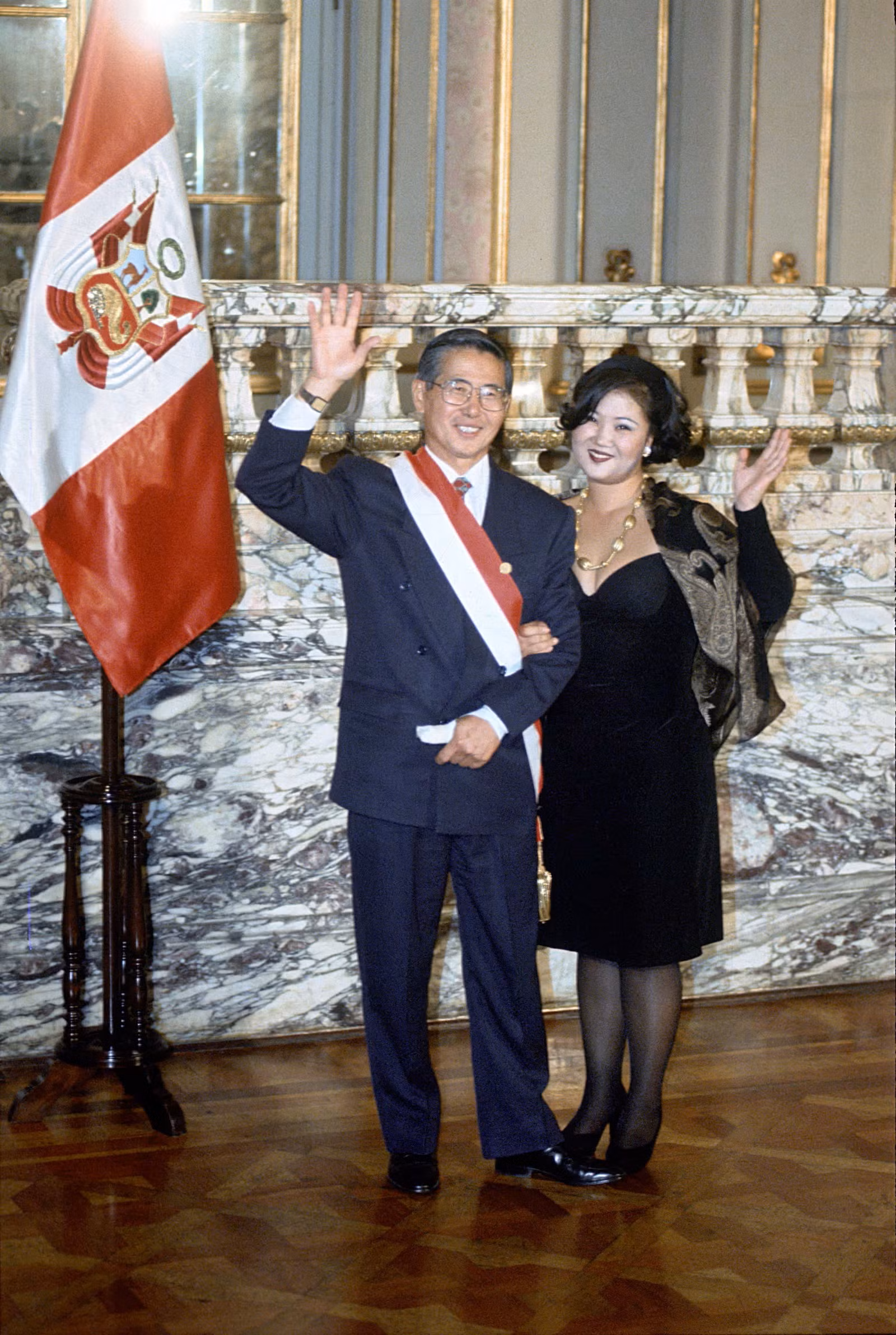 Bà Keiko Fujimori, năm 19 tuổi, tháp tùng cha trong một sự kiện. Ảnh: El Comercio