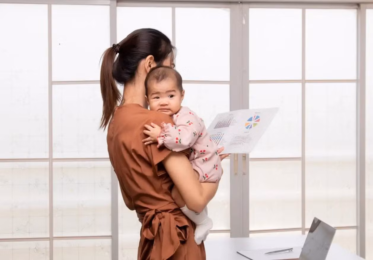 Áp lực cuộc sống khiến nhiều phụ nữ Nhật Bản ngại sinh con. Ảnh: New Scientist