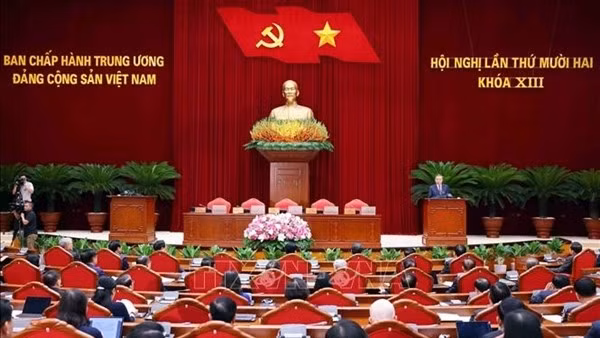 Thông báo Hội nghị lần thứ 12 Ban Chấp hành Trung ương Đảng khóa XIII