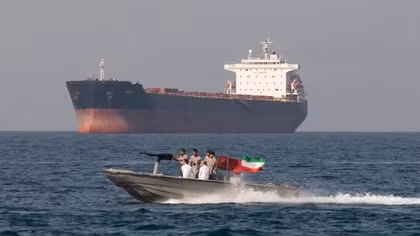 Việc Iran phong tỏa eo biển Hormuz cũng làm ảnh hưởng tới hoạt động kinh tế của Pakistan