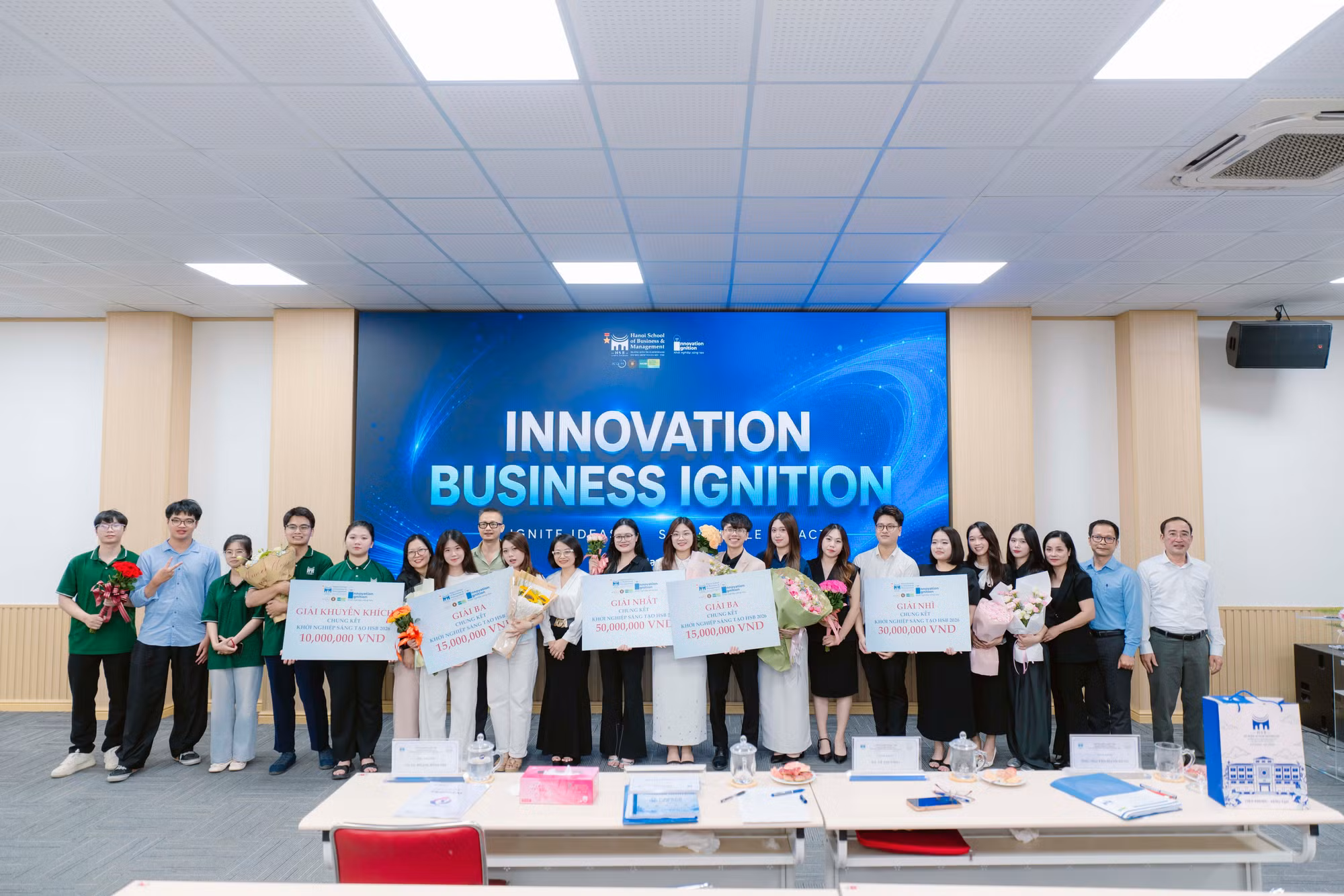 hsb-vinh-danh-cac-doi-thi-xuat-sac-tai-cuoc-thi-khoi-nghiep-sang-tao-innovation-business-ignition-2026.jpg
