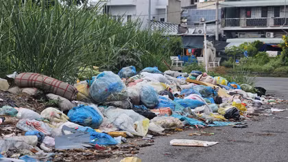 Tình trạng vứt rác bừa bãi vẫn là "căn bệnh trầm kha"