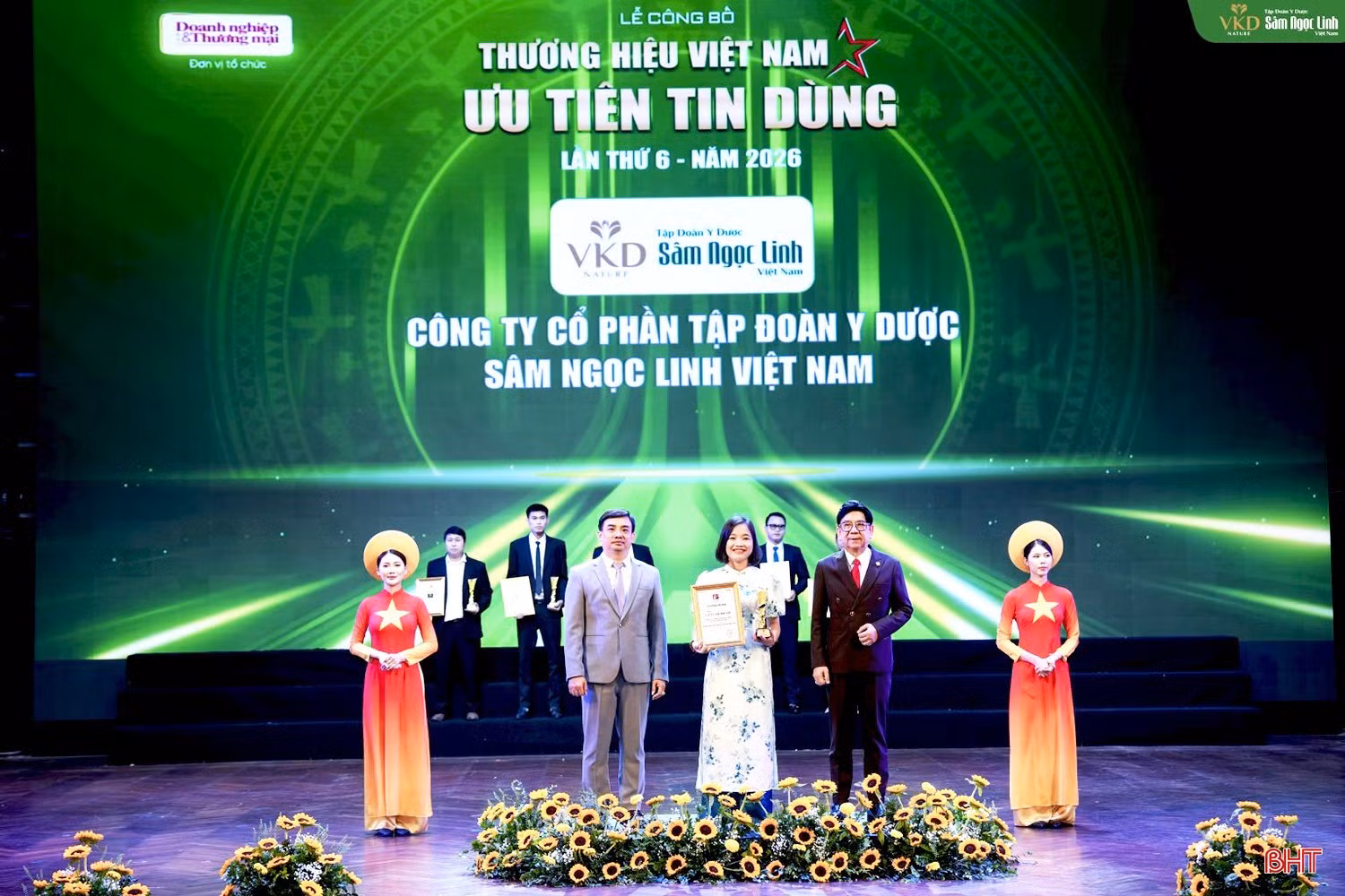 khang-dinh-vi-the-voi-danh-hieu-thuong-hieu-viet-nam-uu-tien-tin-dung-2026.jpg