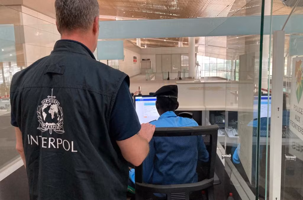 mo-hinh-tac-chien-dac-nhiem-tac-nghiep-la-cach-de-interpol-nang-cao-ho-tro-ky-thuat-cho-canh-sat-cac-nuoc-anh-interpol.jpg