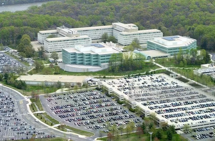 tru-so-cia-tai-langley-virginia-my.jpg
