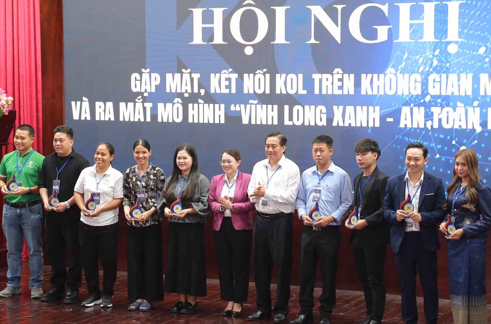 kien-tri-80-nam-1-1.jpg