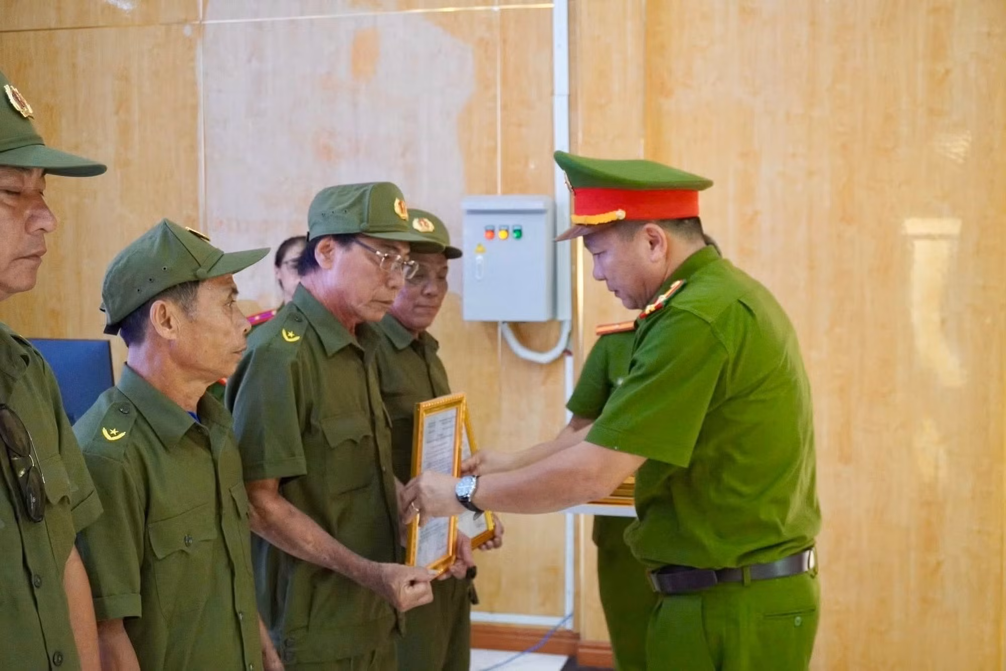 cong-an-phuong-hai-van-2.jpg