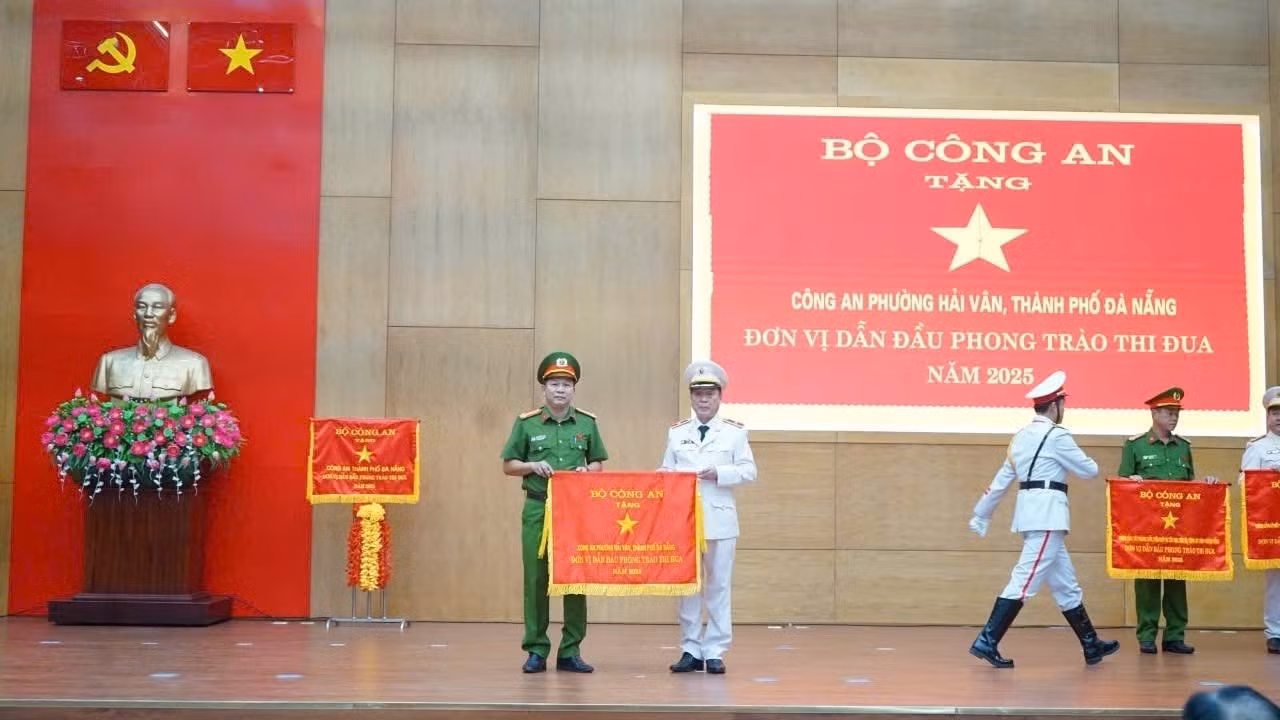 cong-an-phuong-hai-van-21.jpg