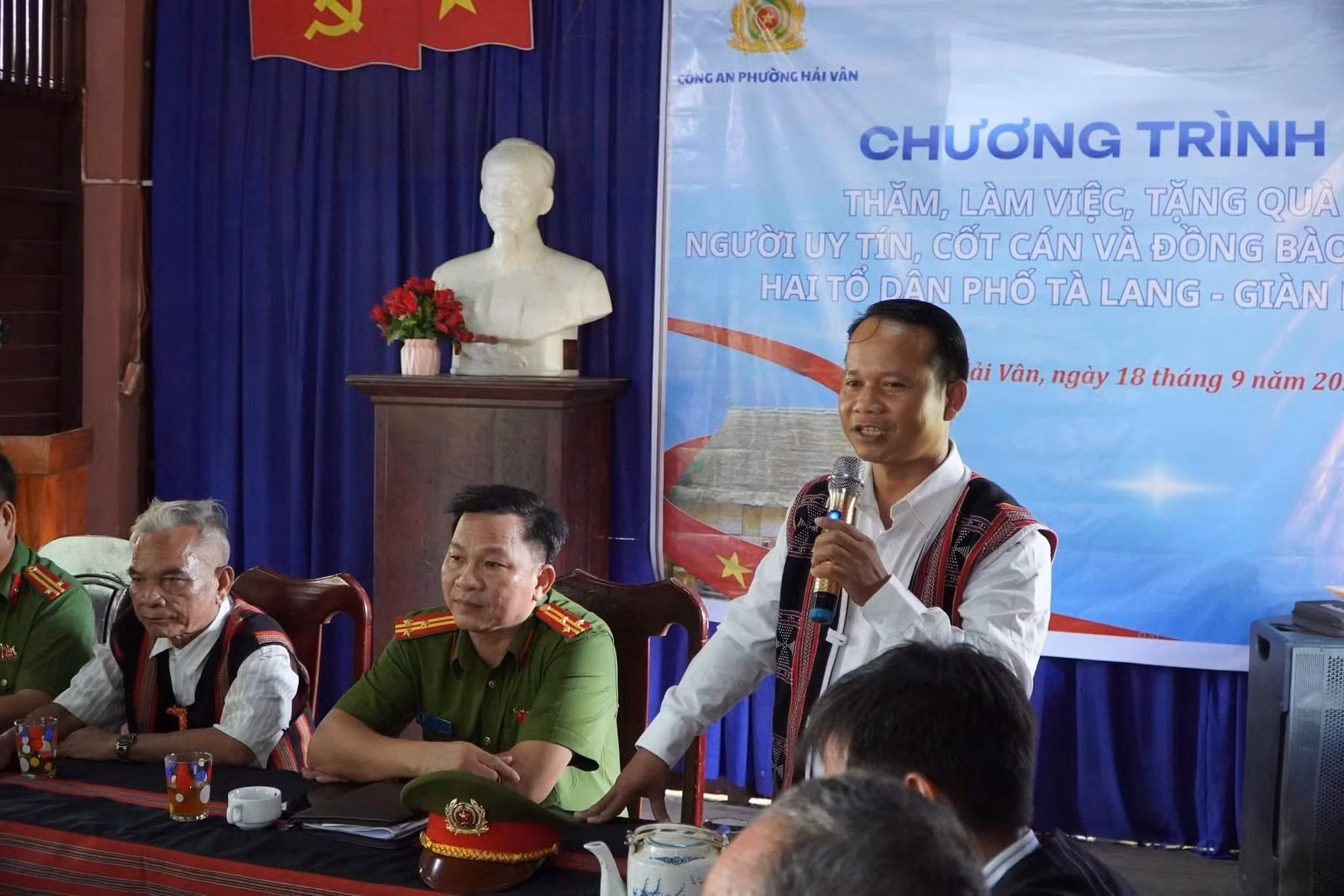 cong-an-phuong-hai-van-9.jpg