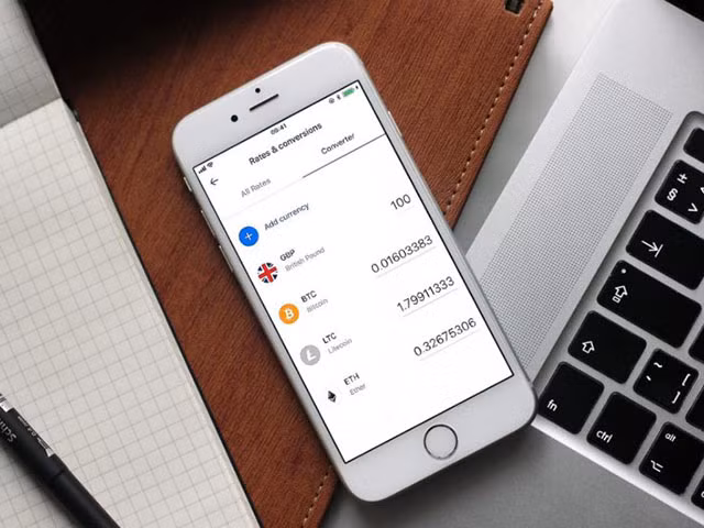Apple cấm cửa các ứng dụng đào tiền ảo trên iPhone