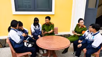 Nhiều học sinh trốn nhà tìm “việc nhẹ lương cao” 