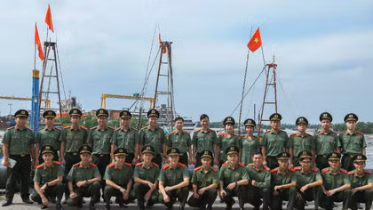 Lan tỏa phong trào thi đua “Ba nhất” vì nhân dân phục vụ