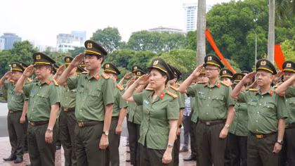 Cục Truyền thông CAND dâng hương tri ân các Anh hùng liệt sĩ