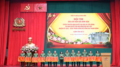 Báo cáo viên Cụm thi số 3 tranh tài bằng bản lĩnh, trí tuệ