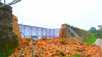 Gạch vỡ cố đô