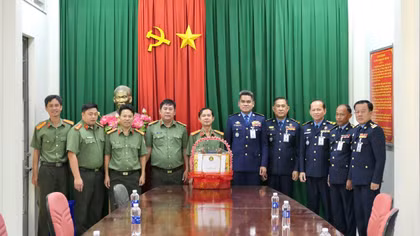 Tăng cường quản lý xuất, nhập cảnh, đảm bảo an ninh biên giới 