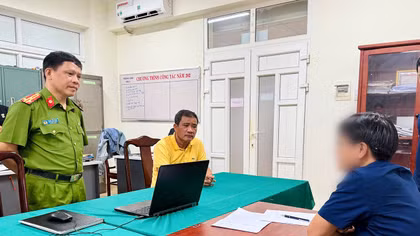 Con đường biến bác sĩ trẻ trở thành “siêu trộm”