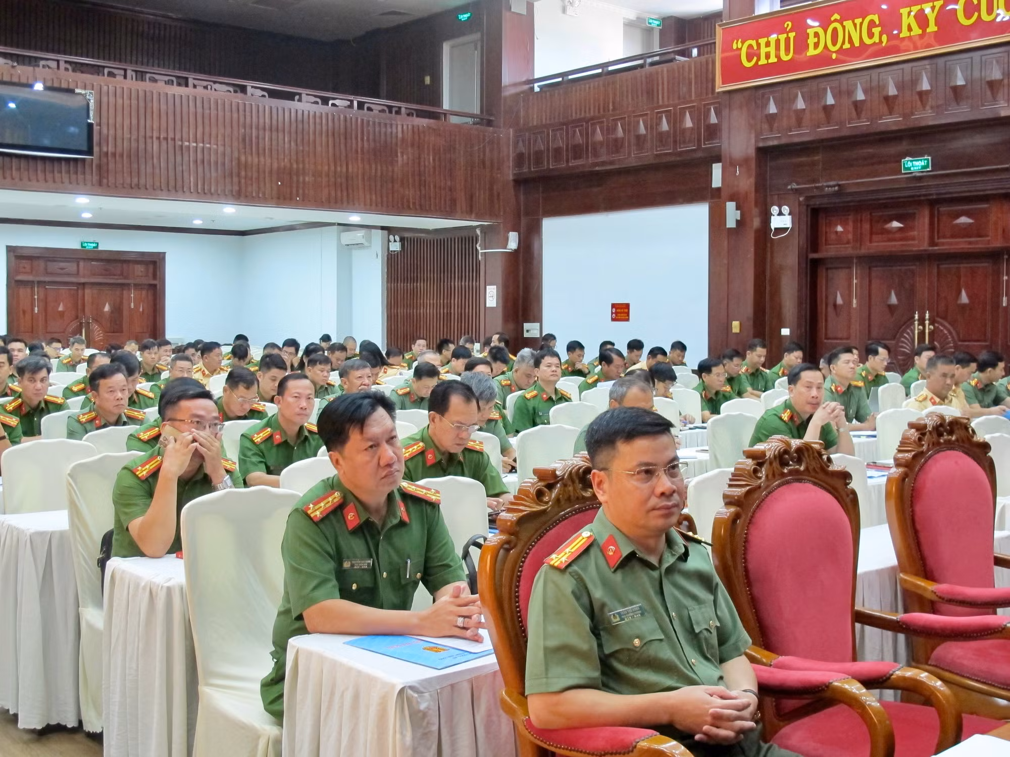 dai-bieu-tham-du-hoi-thao.jpg