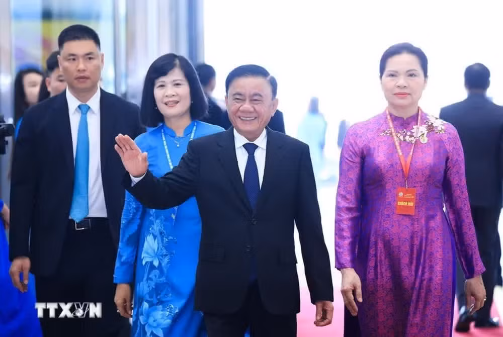 Đồng chí Trần Cẩm Tú, Uỷ viên Bộ Chính trị, Thường trực Ban Bí thư đến dự Đại hội. (Ảnh: Tuấn Anh/TTXVN)