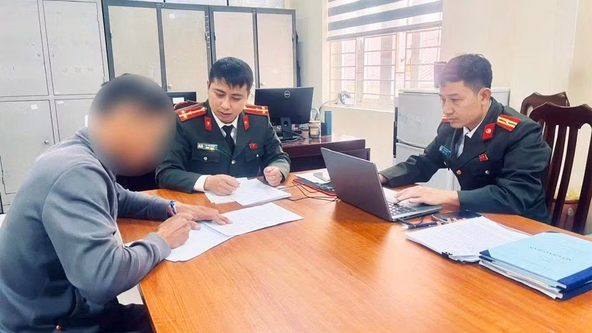Cơ quan công an làm việc với trường hợp đăng tải, chia sẻ thông tin giả mạo, sai sự thật trên mạng xã hội