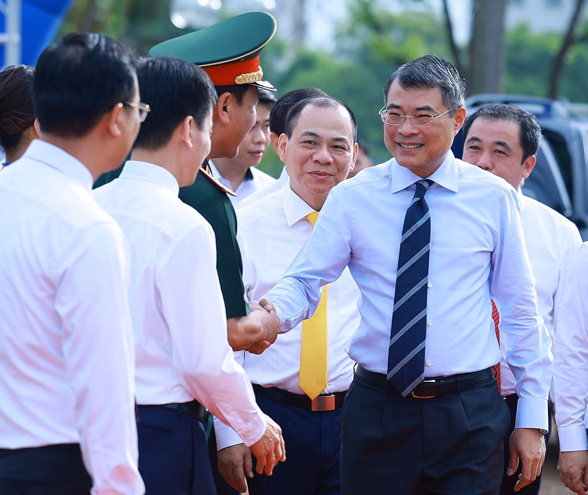 Thủ tướng Lê Minh Hưng đến dự Lễ khởi công dự án nhà ở cho thuê và 05 đường sắt đô thị thành phố Hà Nội. Ảnh: Dương Giang – TTXVN