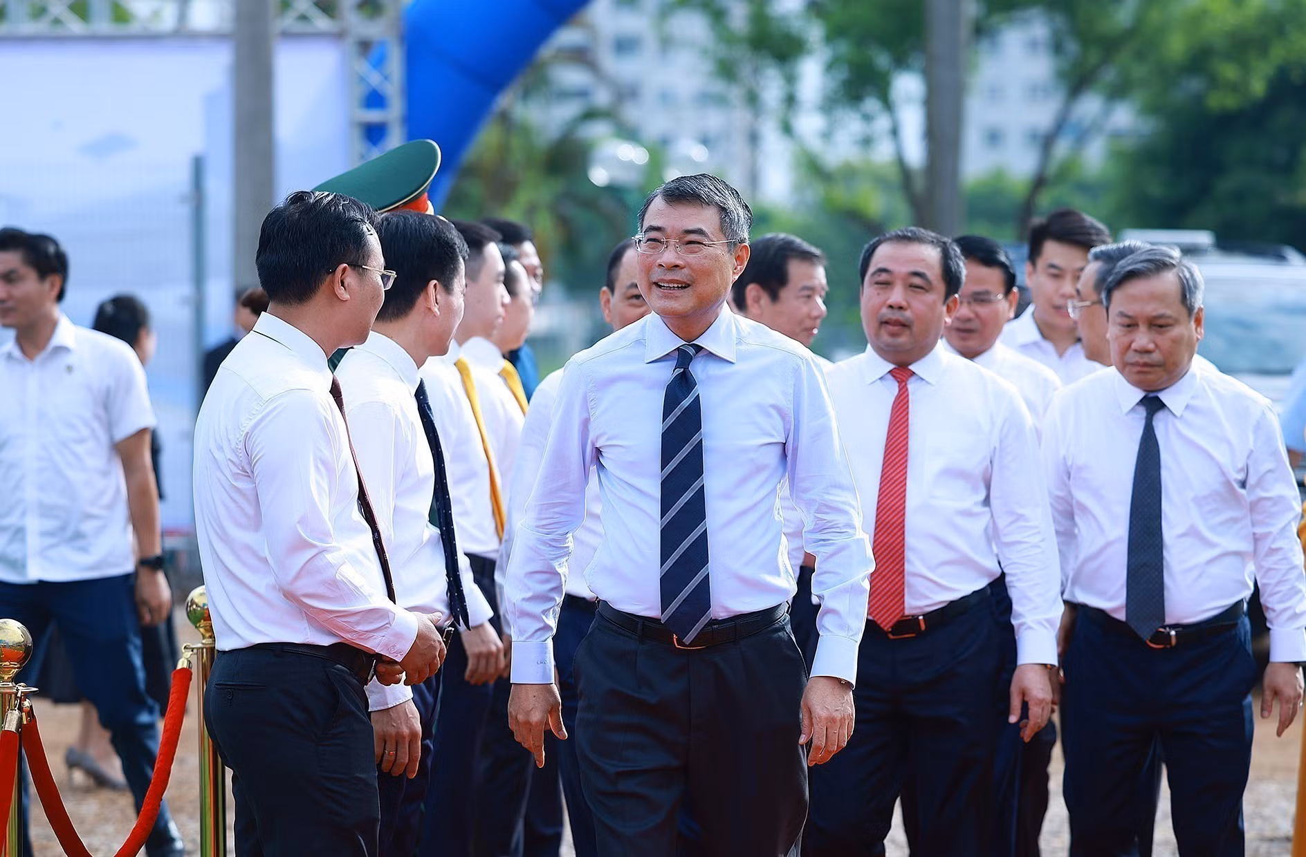 Thủ tướng Lê Minh Hưng đến dự Lễ khởi công dự án nhà ở cho thuê và 05 đường sắt đô thị thành phố Hà Nội. Ảnh: Dương Giang – TTXVN