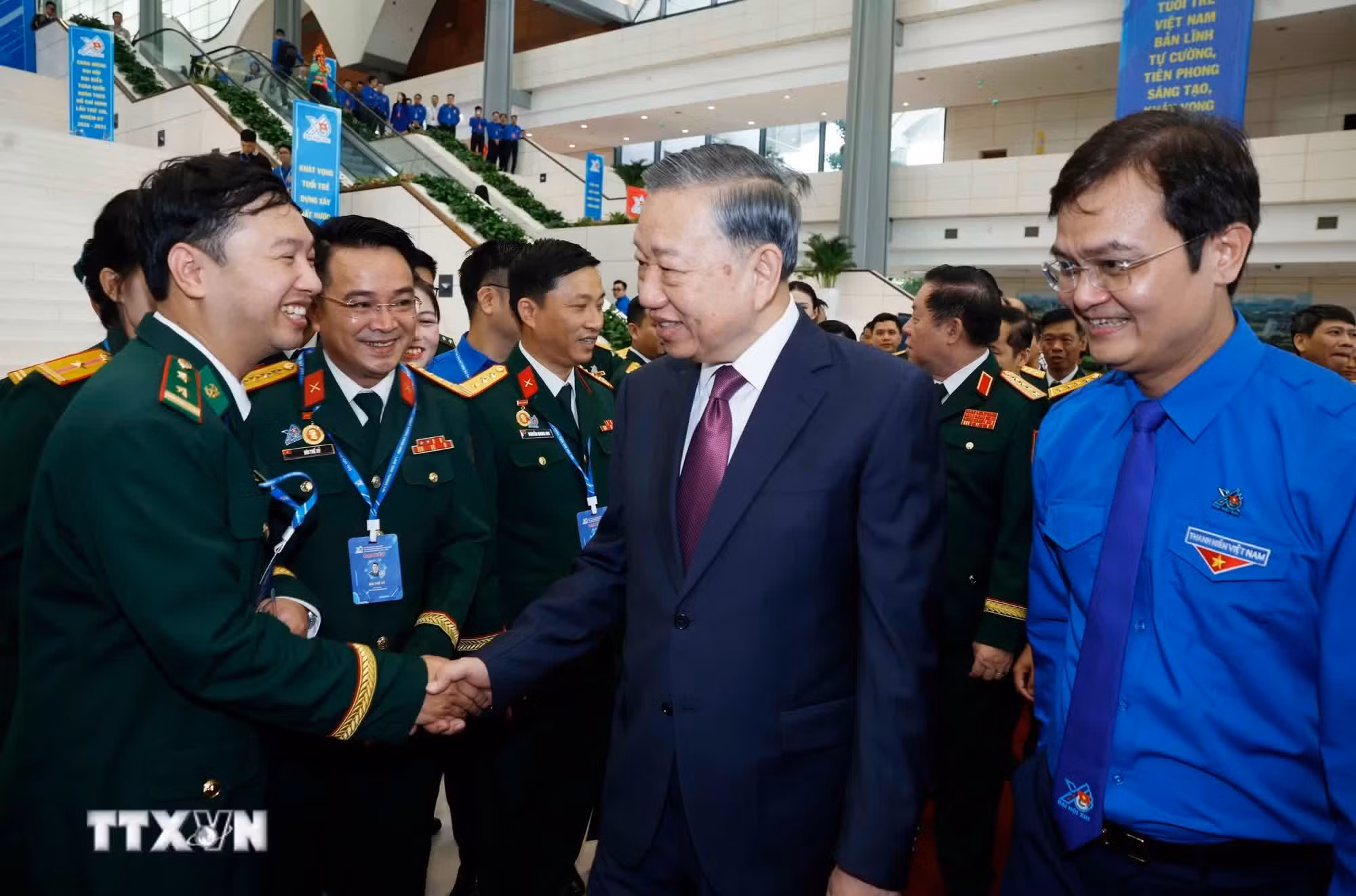 Tổng Bí thư, Chủ tịch nước Tô Lâm với các đại biểu dự Đại hội Đoàn toàn quốc lần thứ XIII. (Ảnh: Thống Nhất/TTXVN)