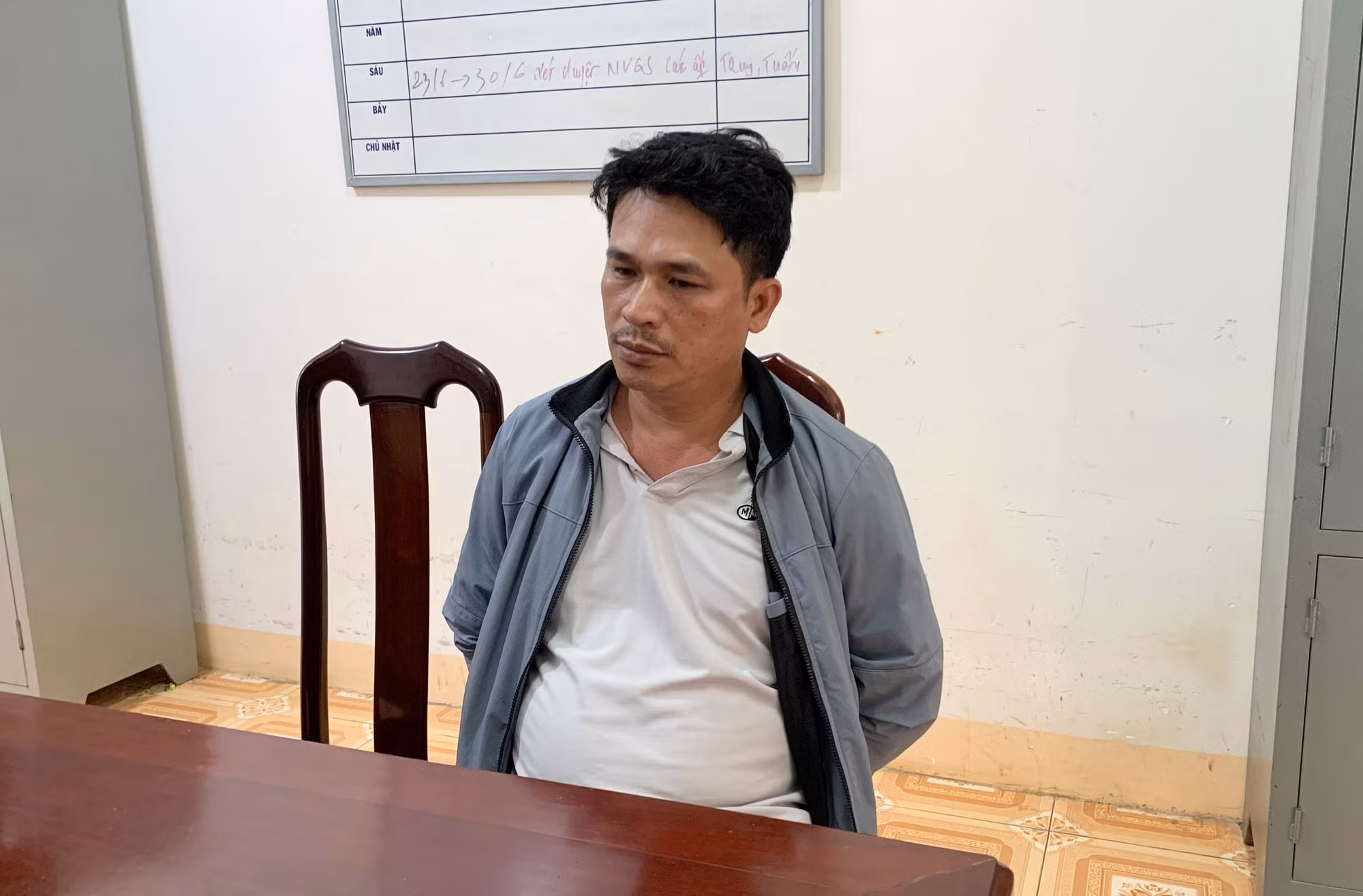 Khởi tố đối tượng lấy sổ đỏ người khác thế chấp để vay tiền -0