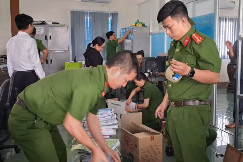  Bắt tạm giam bị can chủ mưu nhận hối lộ ở Trung tâm đăng kiểm 78-02D -0