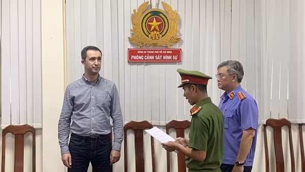 Bắt tạm giam ông trùm người nước ngoài điều hành 6 công ty cho vay lãi nặng