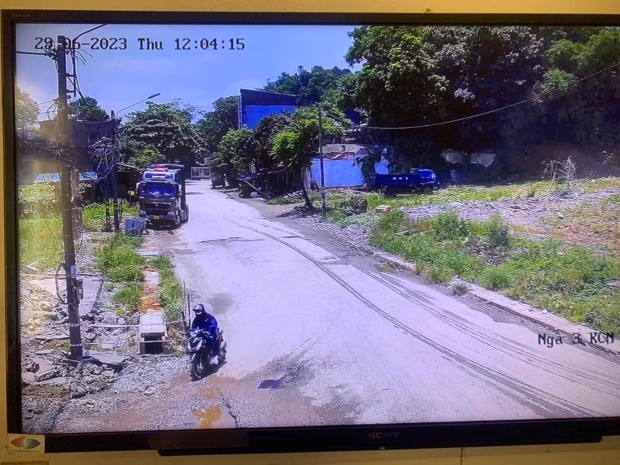 Xảy ra vụ cướp tiệm vàng chưa tới 1 phút -0