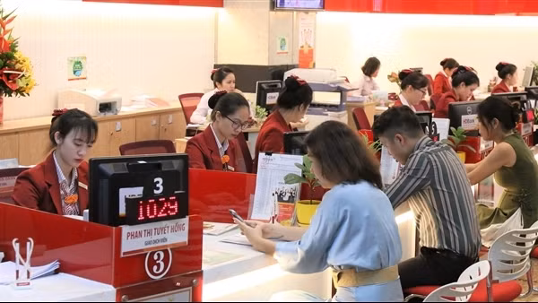 Vốn tắc, tăng trưởng tín dụng mới chỉ đạt 3,36%