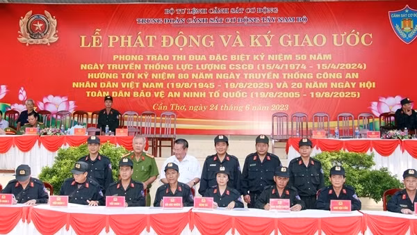 Trung đoàn CSCĐ Tây Nam Bộ phát động phong trào thi đua đặc biệt