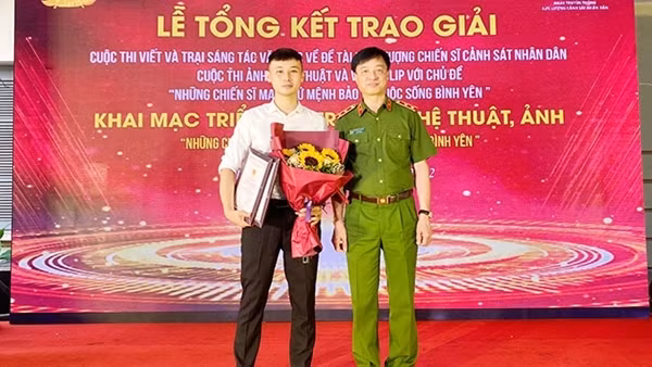 Sau mỗi bức ảnh là sự hy sinh thầm lặng